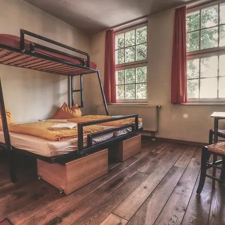Opera Hostel *